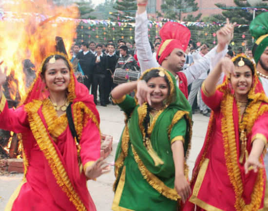 Traditional Dress of Punjab | Costumes of Men & Women