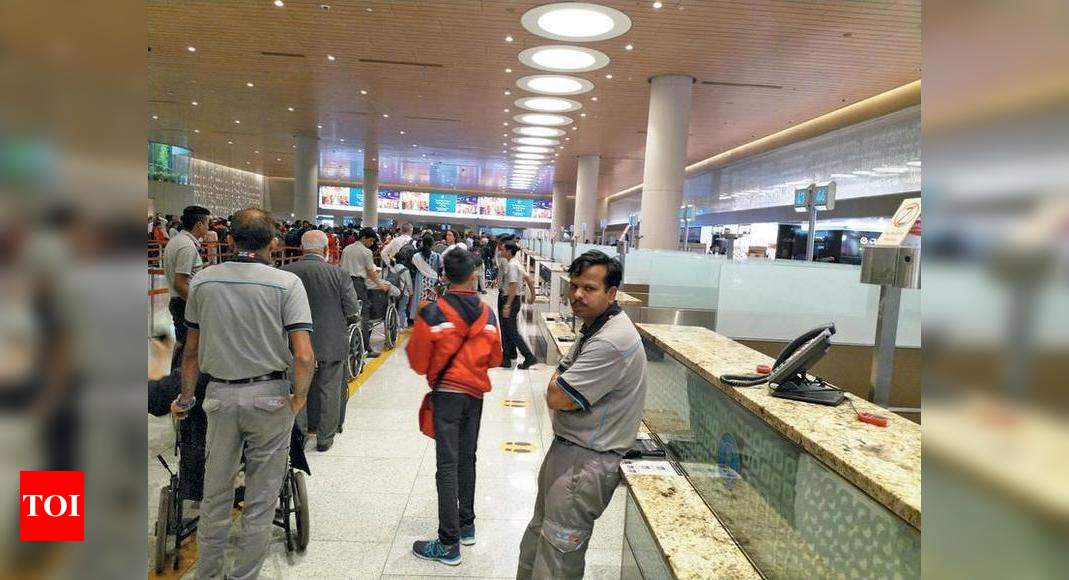 Immigration Queues At Mumbai Airport 