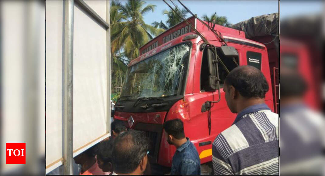 2 students killed in truck accident near Vazhikkadavu | Kochi News ...