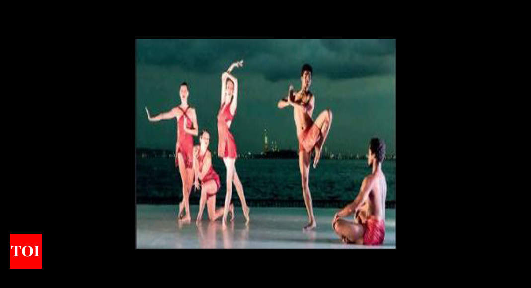 Nude dance in Pune