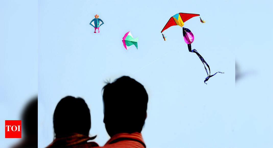 Kite Kills 3 In Gujarat Kite strings slit throats, kill two in Gujarat