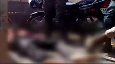Shocking! Karnataka cops take journalist's dead body to hospital in garbage van