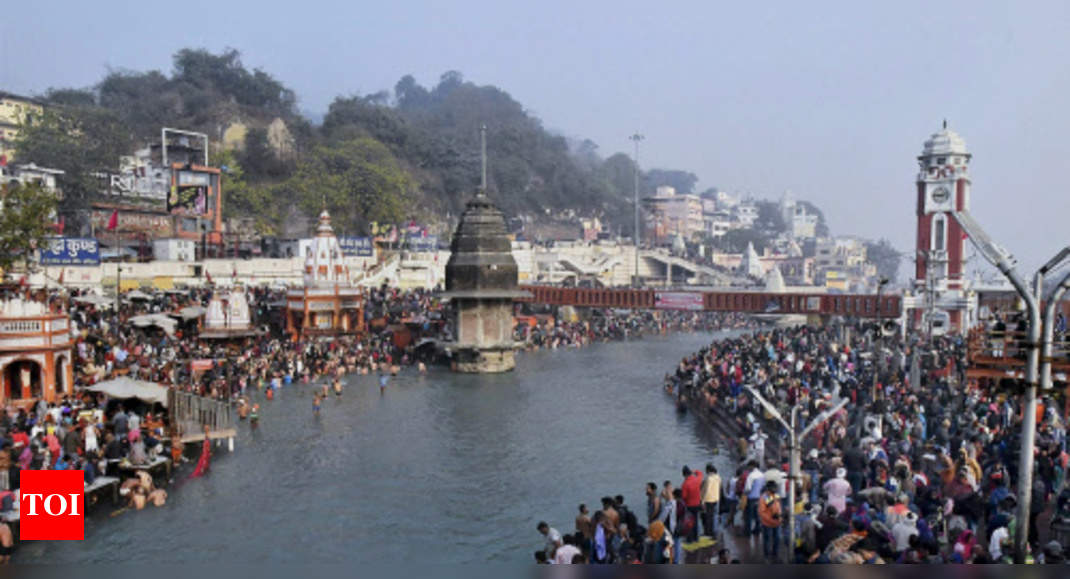 Ganga: Devotees take holy dip in Ganga on Makar Sankranti | Dehradun ...