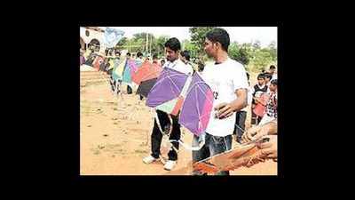 Hubballi eyes investment on kite strings