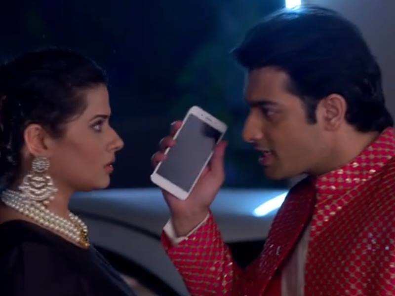 Kasam Tere Pyaar Ki Written Update January 16 2018 Rishi Comes To Save Tanu Abhishek Is Upset With Her Times Of India Their love has stood the test of time, cheating even death. kasam tere pyaar ki written update