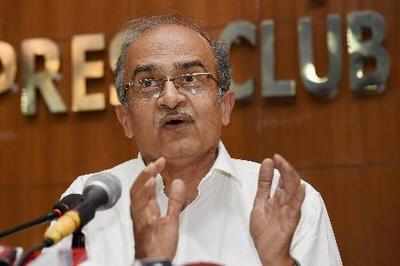 Charge Prashant Bhushan with contempt: Bar body chief