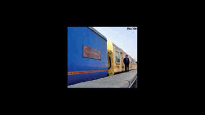 A 1st: Extra coach for overbooked Palace on Wheels