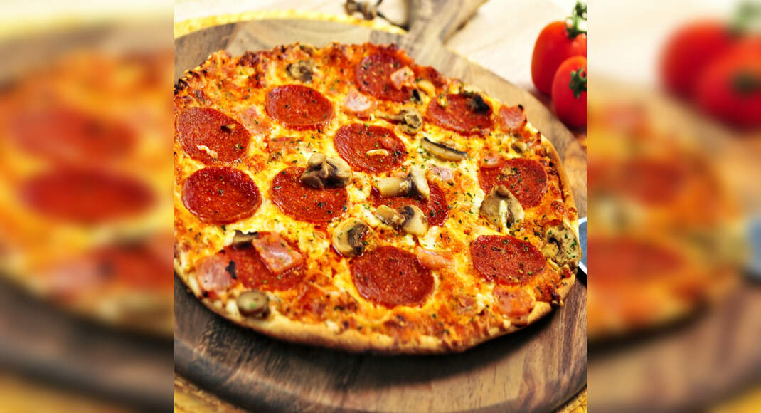 Pepperoni Thin Crust Pizza Recipe: How to Make Pepperoni Thin Crust Pizza Recipe | Homemade Pepperon