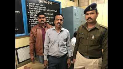 Bank Note Press employee held, Rs 90 lakh seized