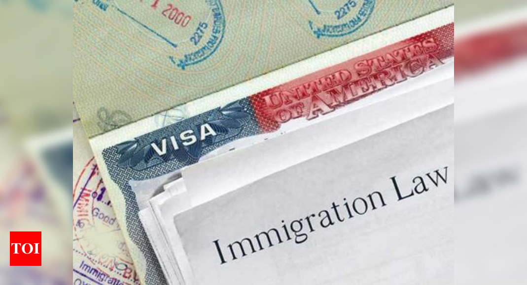 Tech Industry Urges Trump Administration To Keep Work Permits For H 1b Spouses Times Of India 