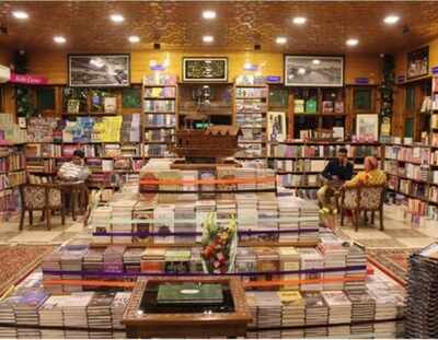 Library on a lake: Kashmiri bookshop makes it to the Limca Book of ...