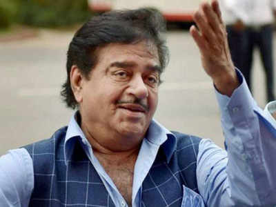 Shatrughan Sinha supports AAP, hopes it gets 'divine justice'