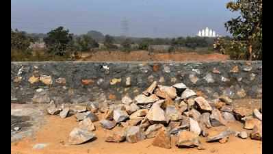 300 metre-long wall comes up in Aravalis, greens seek action