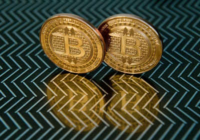 Lenders freeze accounts of bitcoin exchanges