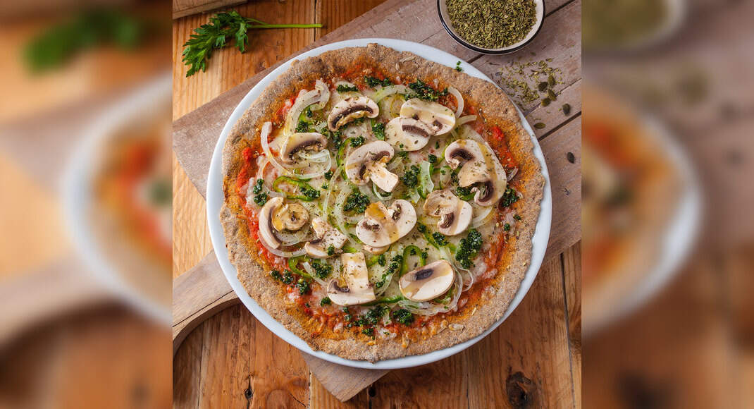 Whole Wheat Pizza Recipe: How to Make Whole Wheat Pizza Recipe | Homemade Whole Wheat Pizza Recipe