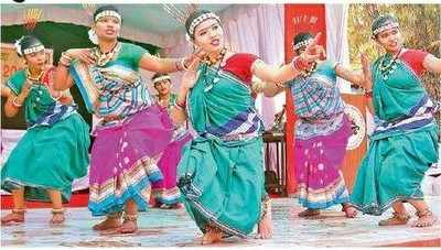 'Jhanjhar' gets multi-hued performances
