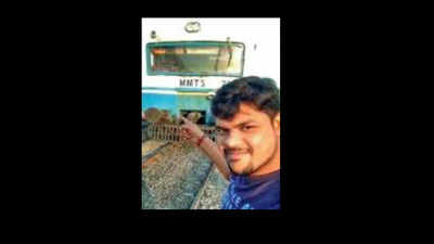 Selfie with speeding MMTS tosses man into death jaws
