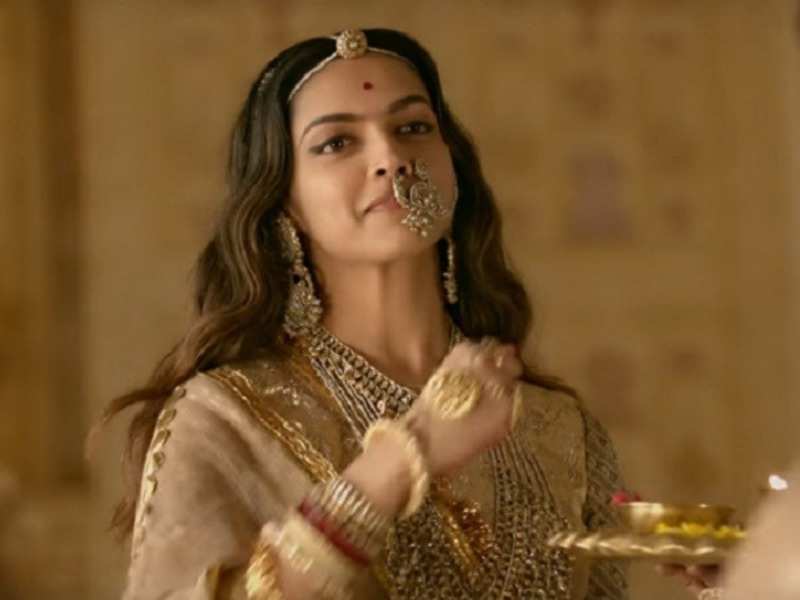 'Padmaavat' will get an earth-shattering response: Deepika | Hindi