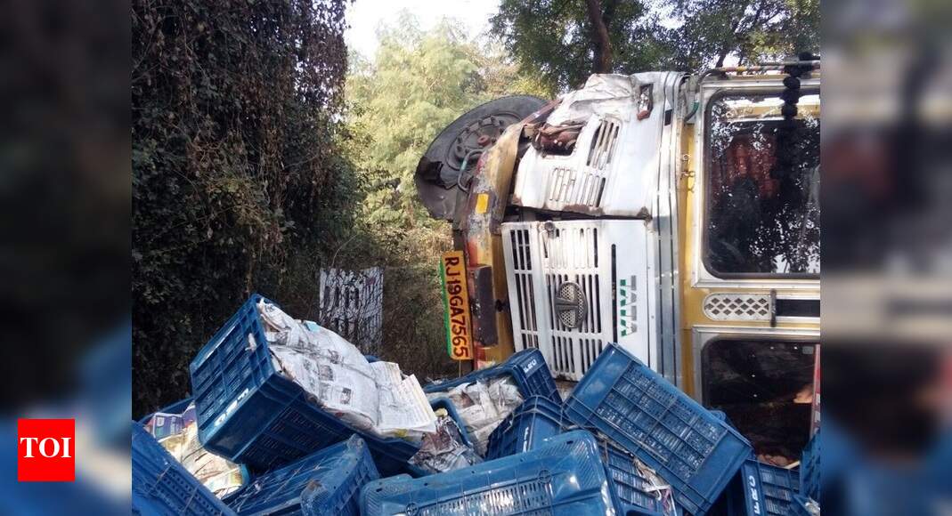 Agra Accident: 6 killed as truck overturns onto car after hitting ...