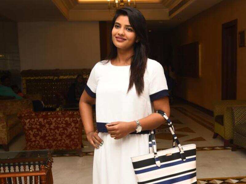 Aishwarya Rajesh looked uber chic at the launch of 2018 calendar 