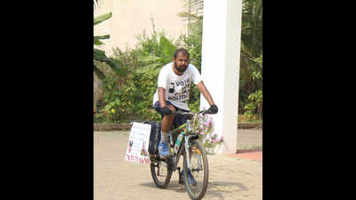 This engineering graduate is on a 3000 km cycle expedition for clean politics