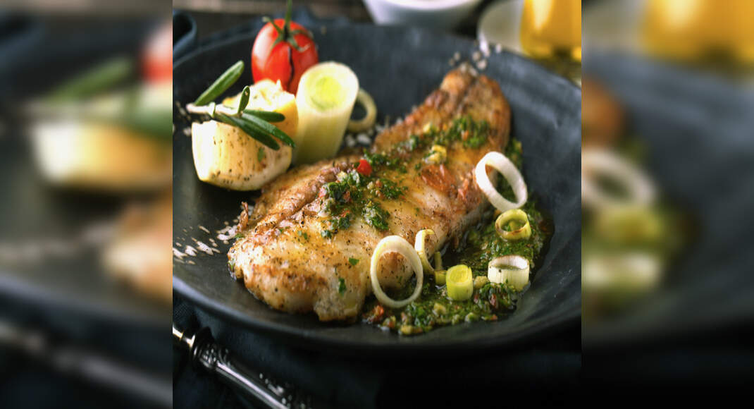 Grilled Fish in Garlic Butter Sauce Recipe: How to Make Grilled Fish in