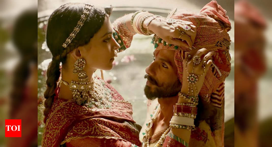 Padmavati Collections Padmaavat Box Office Collection Day 2 Deepika Padukone Shahid Kapoor