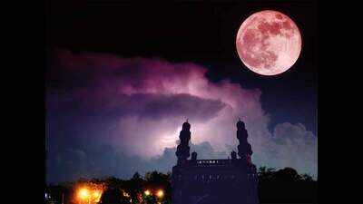 Lunar Eclipse 2018 In India: Rare super blue blood full moon to be seen ...