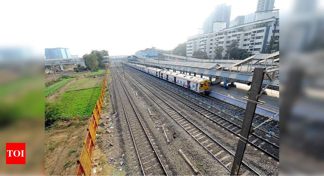 Railway employee jumps onto tracks 