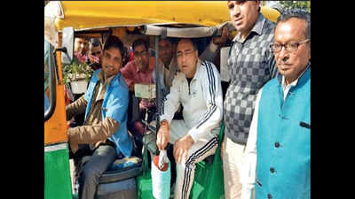 Auto driver is new icon of swachh drive