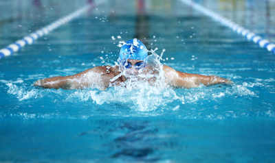 What's the best swim stroke for burning calories?