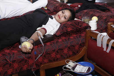<arttitle><b>Chandigarh hospitality students donate blood </b></arttitle>