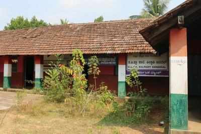 Kid, mom travel 60km a day to save Kannada school