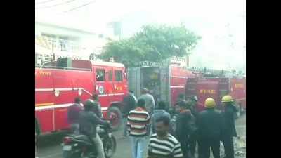 Massive fire breaks out at Delhi factory