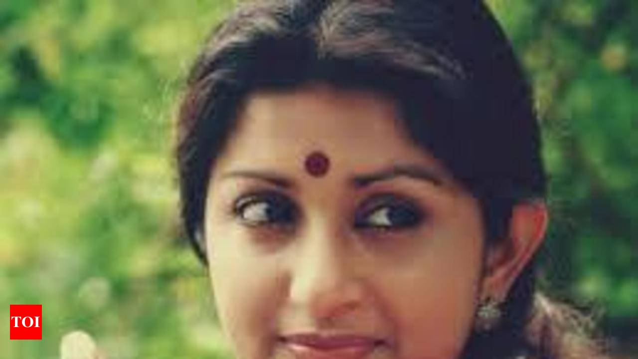 Meera Jasmine back to Malayalam? | Malayalam Movie News - Times of India