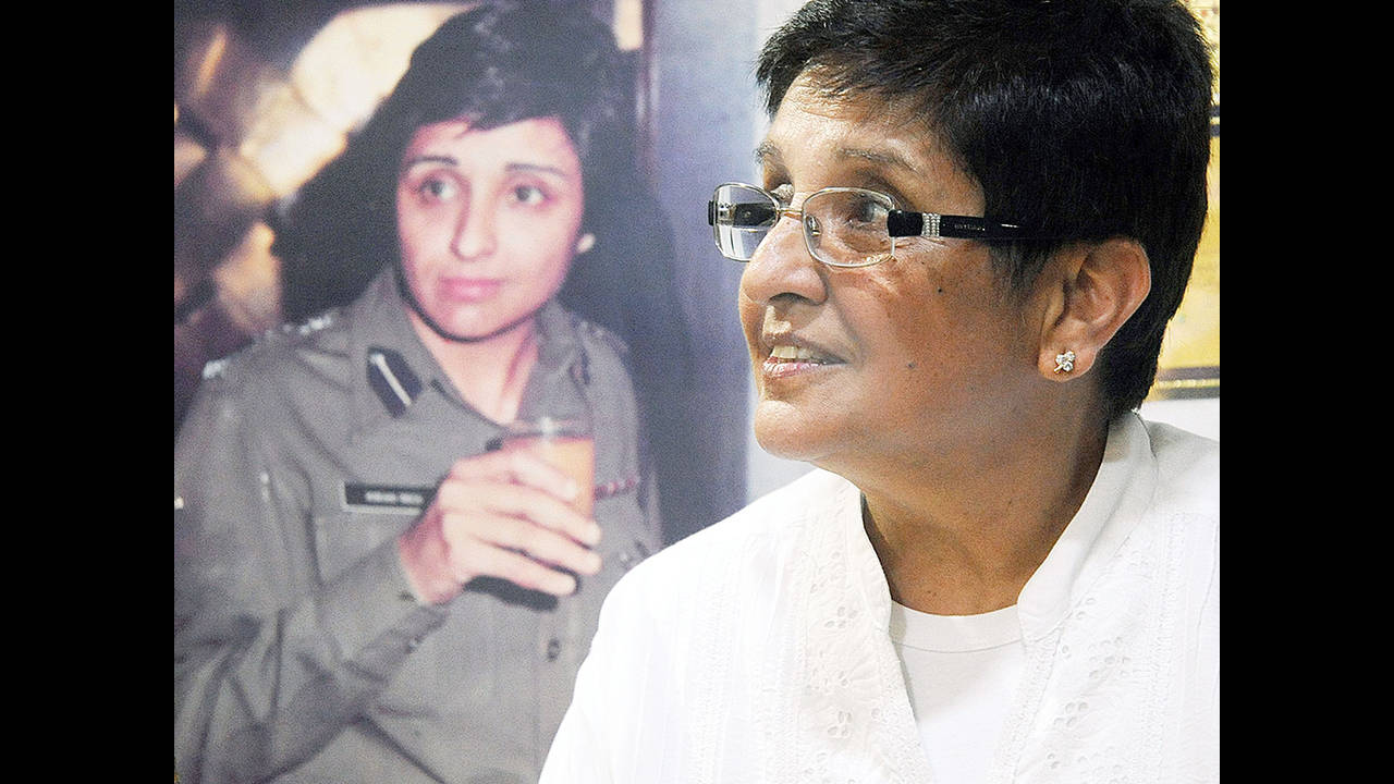 Kiran #Bedi #First #women #IPS #officer and a #successful #social #activist  against #corruption in recent years. | World handsome man, Women of india,  Women