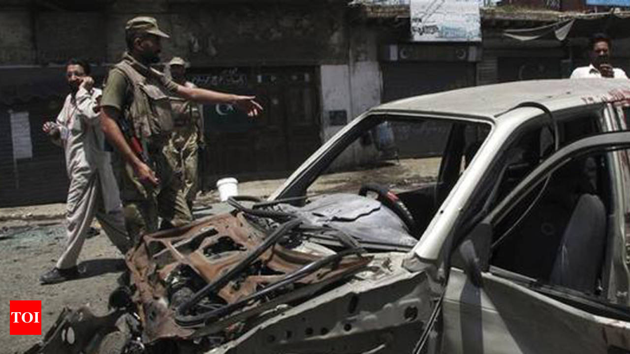 Suicide bombing in Pakistan kills 3 soldiers - Times of India