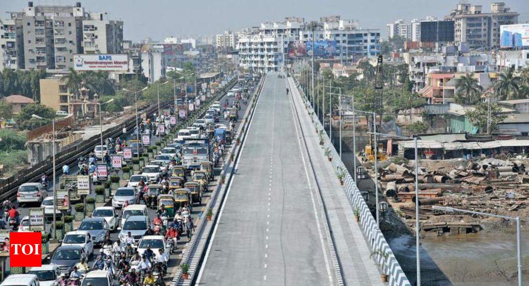 Widened Sardar Bridge to be dedicated to people today | Surat News
