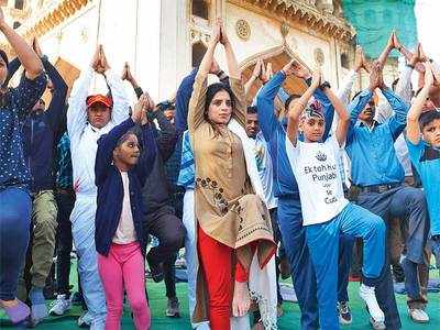 Over 300 city folk attend Yoga session at Charminar to spread unity and peace