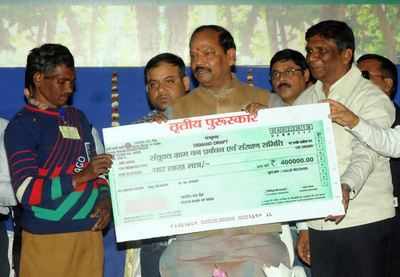 Jharkhand government will market state's minor forest produce: CM Raghubar Das