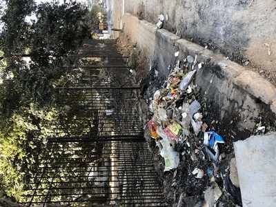 BBMP dumping garbage at empty site