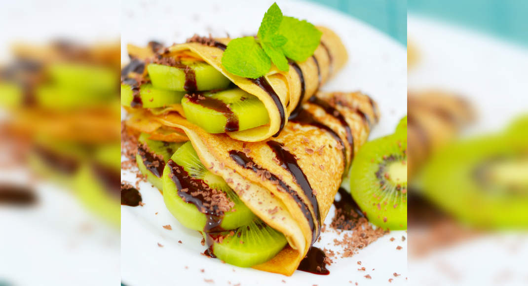 Nutella and Kiwifruit Crepe Recipe: How to Make Nutella and Kiwifruit ...