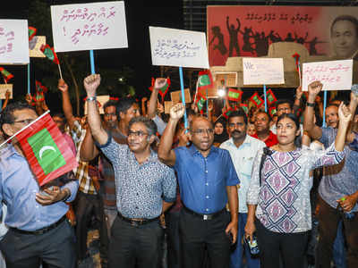 Concerned India asks its nationals to defer travel to Maldives