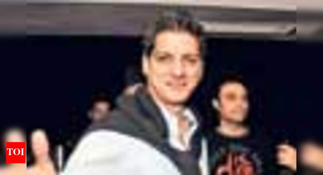 Aqeel to pay 30 lakh rental for nightclub? | Hindi Movie News - Times ...