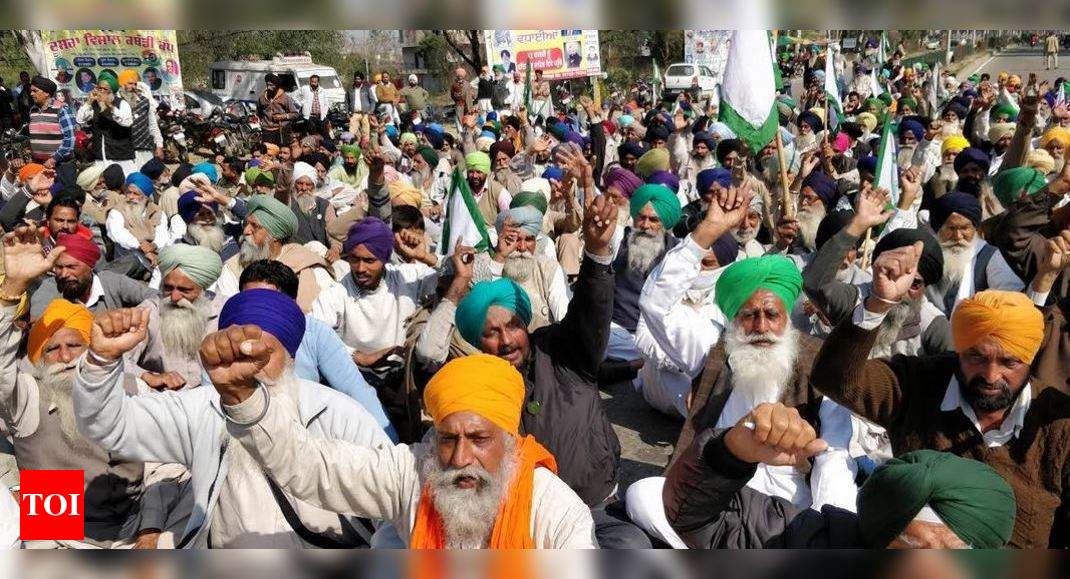 Farmers block Chandigarh-Bathinda highway to protest against non ...