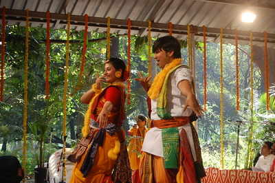 Maharashtrians dance to Bengali tunes at Empress Garden