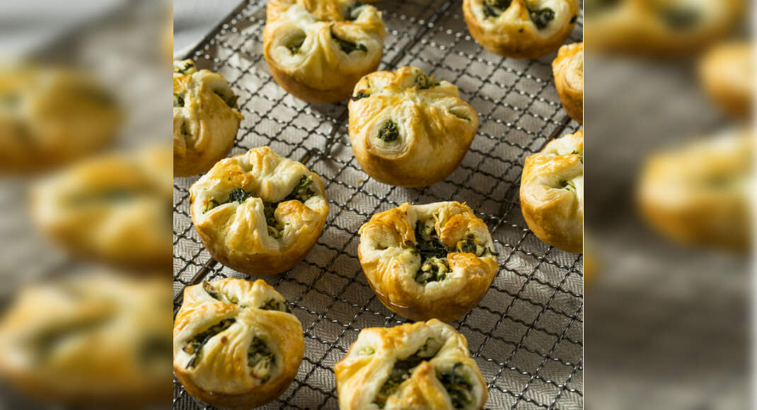Spinach Puffs Recipe: How to Make Spinach Puffs Recipe | Homemade Spinach Puffs Recipe