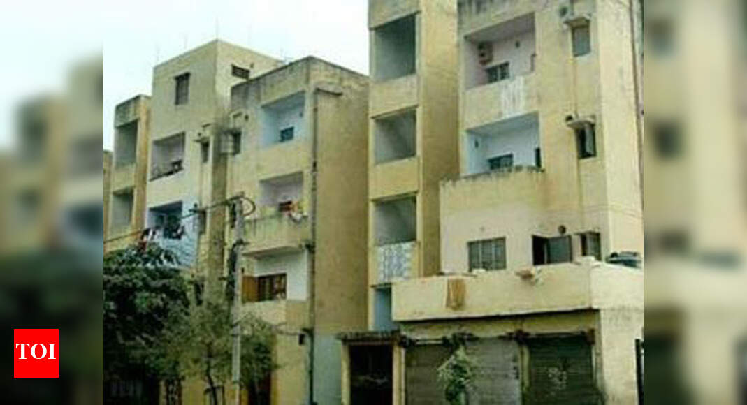 Cantt DEO notice to administration against govt offices running from