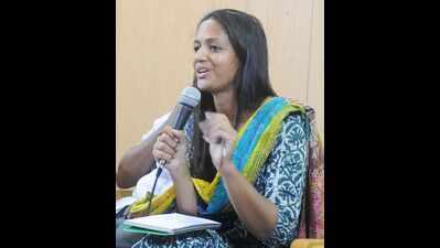 Shehla Rashid tells Muslims to side with love, draws flak