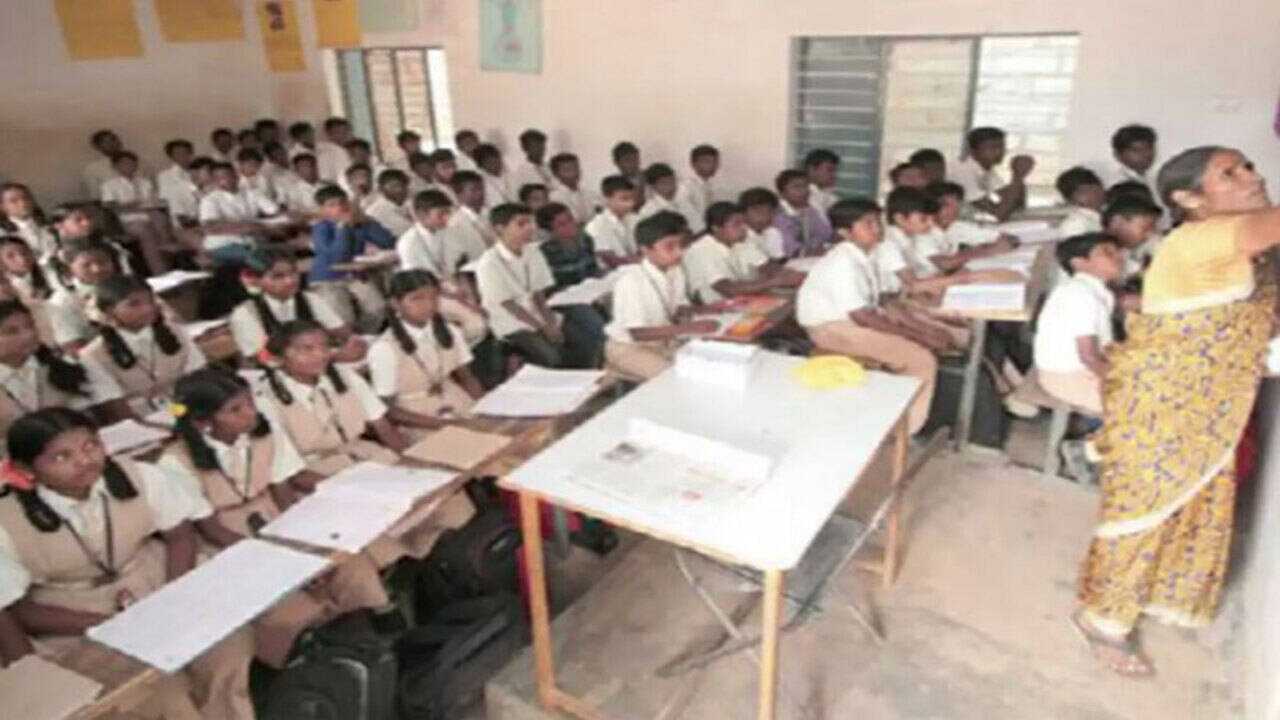 Top 123+ teacher dress code latest jtcvietnam.edu.vn